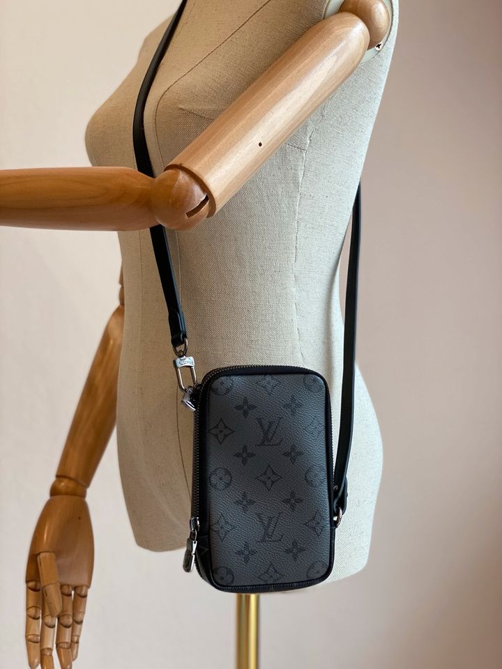 LOUIS VUITTON Danube Monogram Eclipse Reverse Tasche Handtasche Herrentasche Crossbodytasche in München