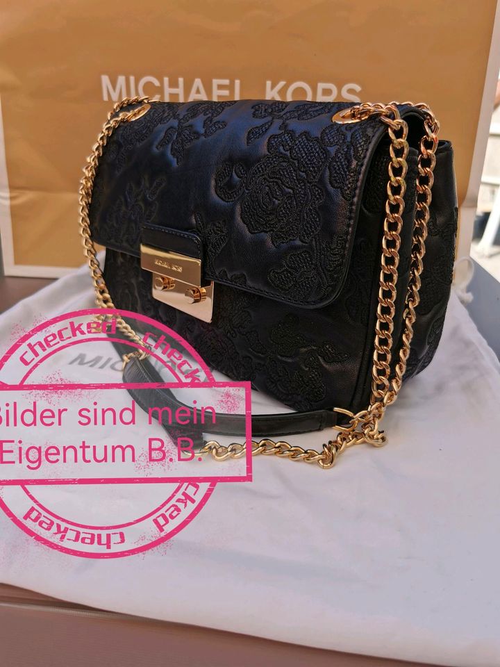 Michael Kors Tasche Schultertasche Sloan Leder schwarz Gold Blume in Ebermannstadt