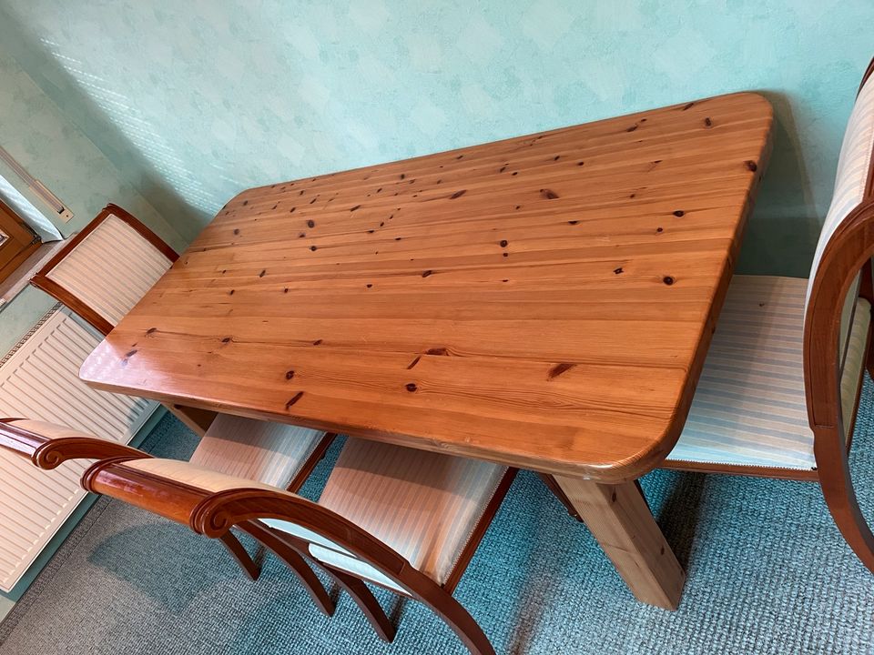Küchentisch - Eßzimmertisch - Schreibtisch Kiefer mit 4 Stühlen in Dierdorf