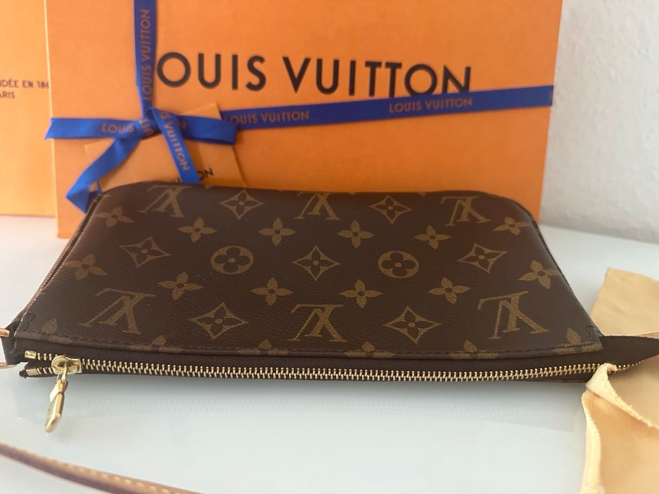 Original Louis Vuitton Pochette Accessoires Monogram in Schwetzingen