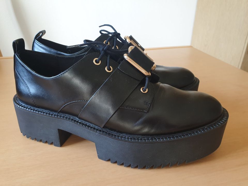 Stradivarius Schuhe Halbschuhe Gr 41 wie neu schwarz in Regensburg