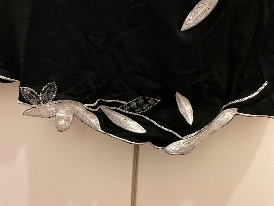 Shirt mit Pailletten sehr elegant neu ohne Etikette in München