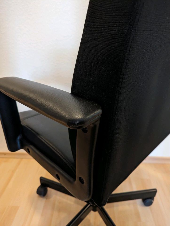 Ikea MILLBERGET Drehstuhl Bürostuhl Chefsessel auf Rollen schwarz in Grünstadt