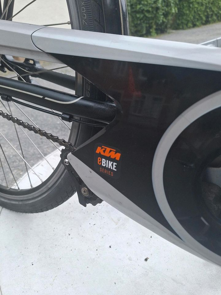 E Bike KTM 28er RH 51 cm, 250 W Mi in Osnabrück