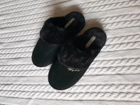 NEU! Tommy Hilfiger 39 Winter Hausschuhe Slipper Pantoffeln warm Niedersachsen - Uetze Vorschau