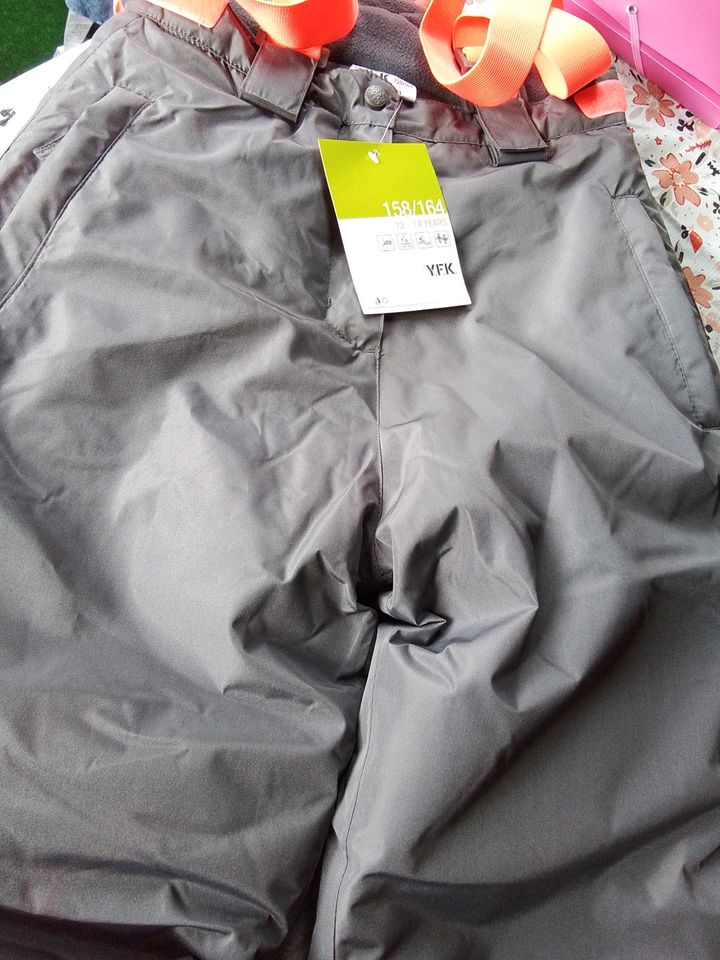 Skihose neu 158/164 in Oberhausen