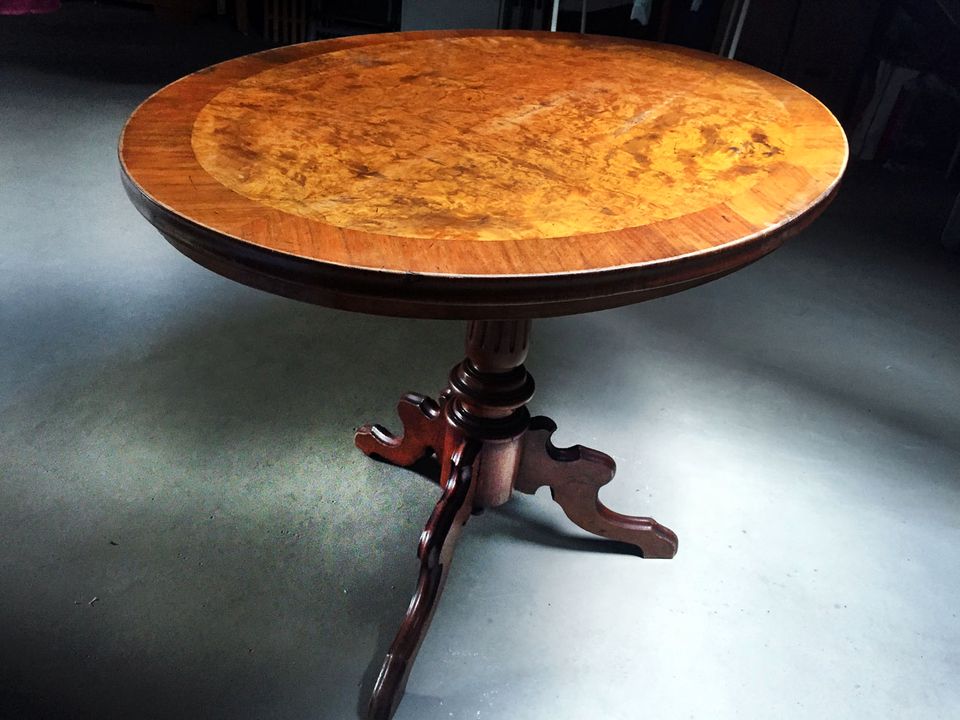 Tisch Holz antik mit Mittelfuß Gründerzeit Esstisch in Dresden