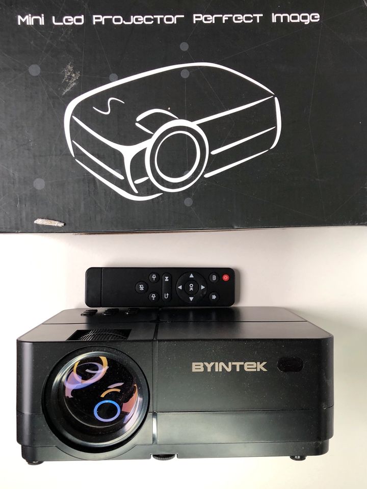 BYINTEK K7 Android smart wifi led Projector in Oberhausen