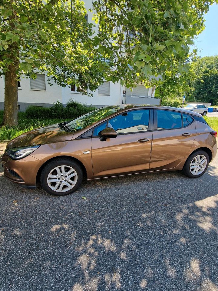 Opel Astra 2017 in Bischofsheim