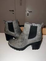 Stiefelette Grau Düsseldorf - Pempelfort Vorschau