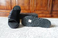UGG - Pantoletten GOLDENCOAST STAP SLIDE Gr.: 44 - Neu mit Karton Düsseldorf - Mörsenbroich Vorschau