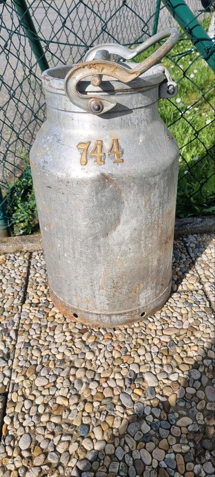 Milchkanne mit Deckel und Bügelverschluss.25 Liter in Pilsting