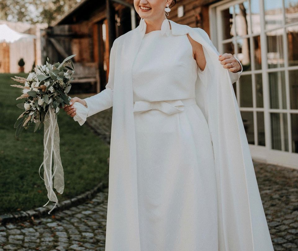 Jesus Peiro - Exclusives Designer Hochzeitskleid mit Mantel in Allmendingen