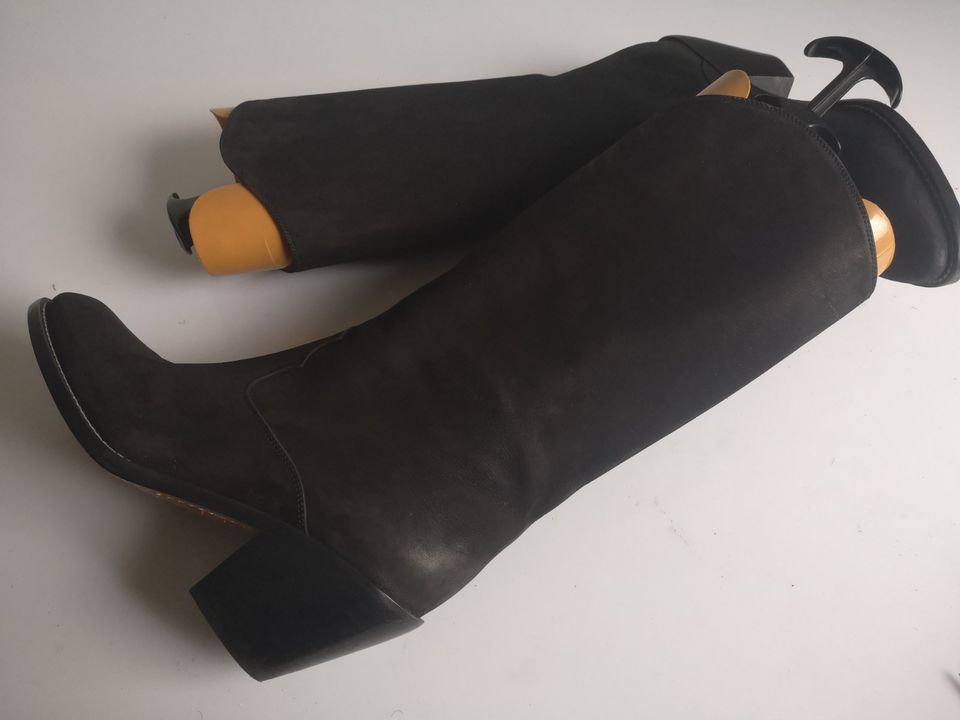 Damen Schuhe Stiefel Boots Chloé Gr 41 schwarz Veloursleder in Erkrath