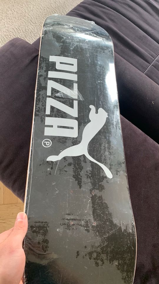 Pizza Skateboard Deck Neu / 8 in Ditzingen