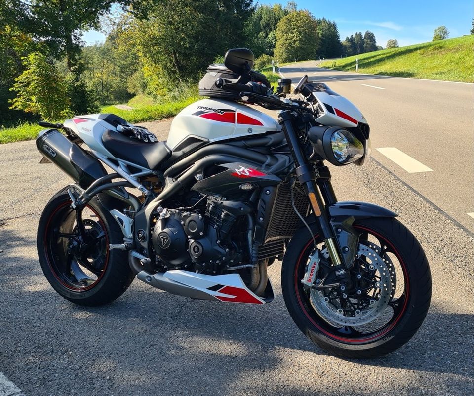 Triumph Speed Triple RS 1050 in Stuttgart