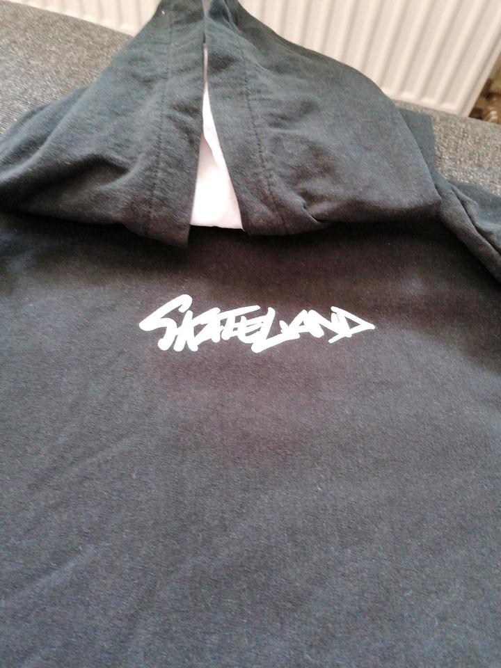 Adidas Schuhe Gr. 35, Skater-Shirt Gr. 158 in Bad Oeynhausen