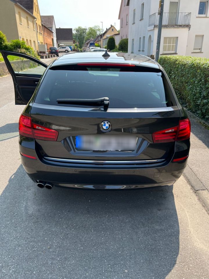 BMW 520d xDrive Touring A Luxury Line Luxury Line in Schwaigern