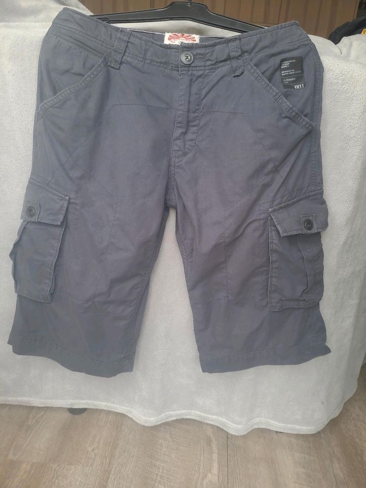 Tolle TOM TAILOR HOSE /BERMUDA/Shorts/Herren/Gr.30/grau in Strasburg 