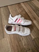 Adidas Gr 32 Sneaker Turnschuhe Sport Halle Niedersachsen - Wolfenbüttel Vorschau