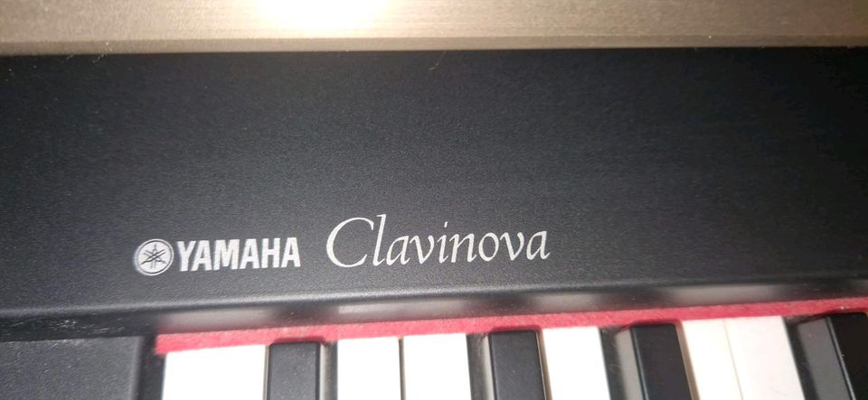 Yamaha Clavinova E-Piano CLP 330 in Bremen