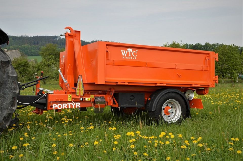 Hakenliftanhänger Abroller 4300kg WTC Traktor LKW Container NEU in Osterweddingen