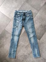 Coole Stretch Jeans, schmal geschnitten Gr.140 Niedersachsen - Sande Vorschau