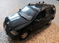 Modellauto Maisto Mercedes Benz ML320 dunkelblau (schwarz) 1/24 Baden-Württemberg - Wiesenbach Vorschau