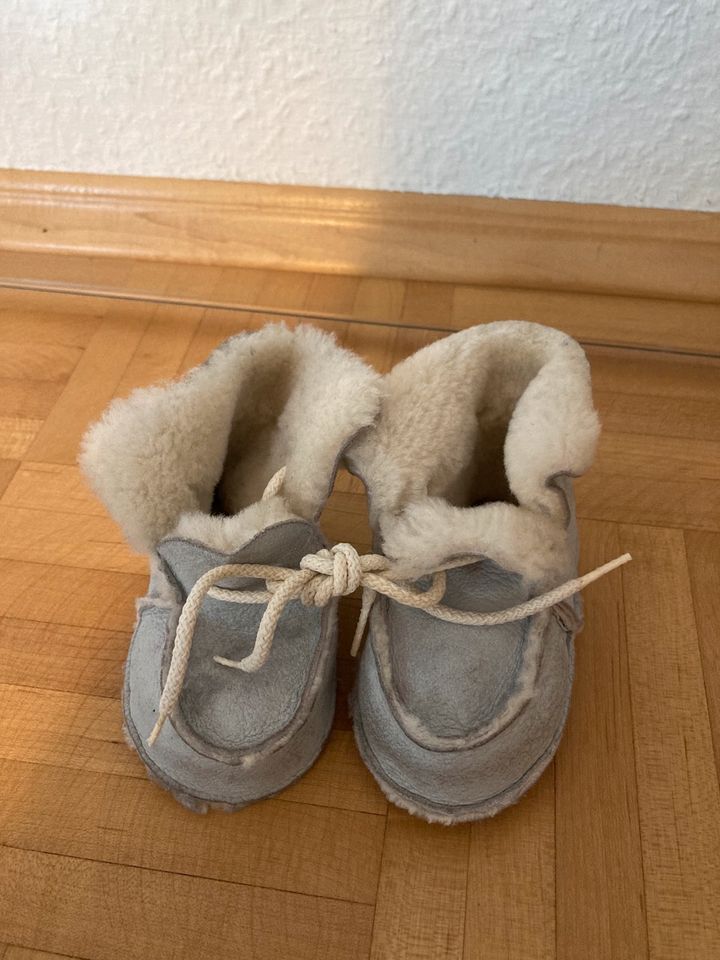 Baby Schuhe Fell Echtleder Winter in Kaufungen