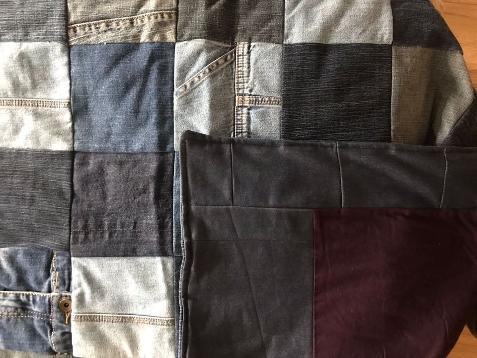 Schöne Tagesdecke aus Jeans-Patchwork, 225 x 165 cm in Bleialf 