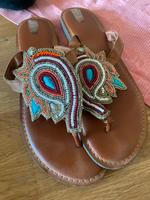 Sandalen mit Perlenmuster Bayern - Bobingen Vorschau