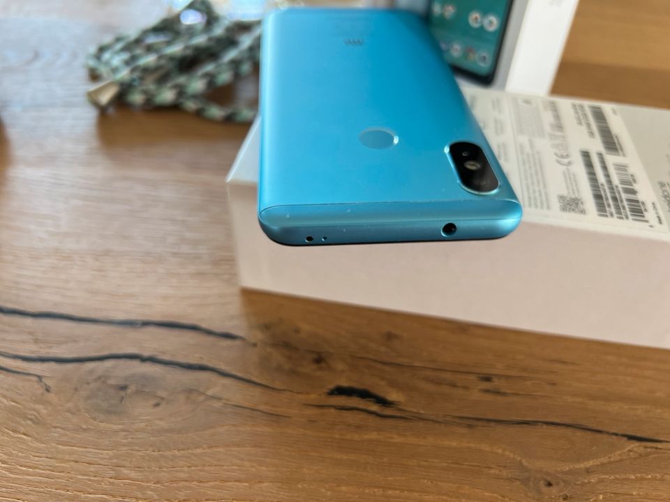 Xiaomi Mi A2 Lite Blue mit Zubehör in Pforzheim