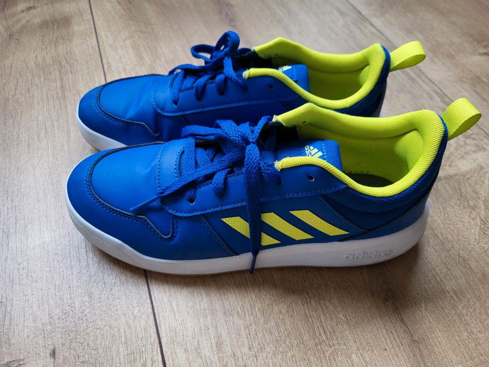 Adidas Sportschuhe Hallenschuhe blau Gr.37 1/3 in Wuppertal