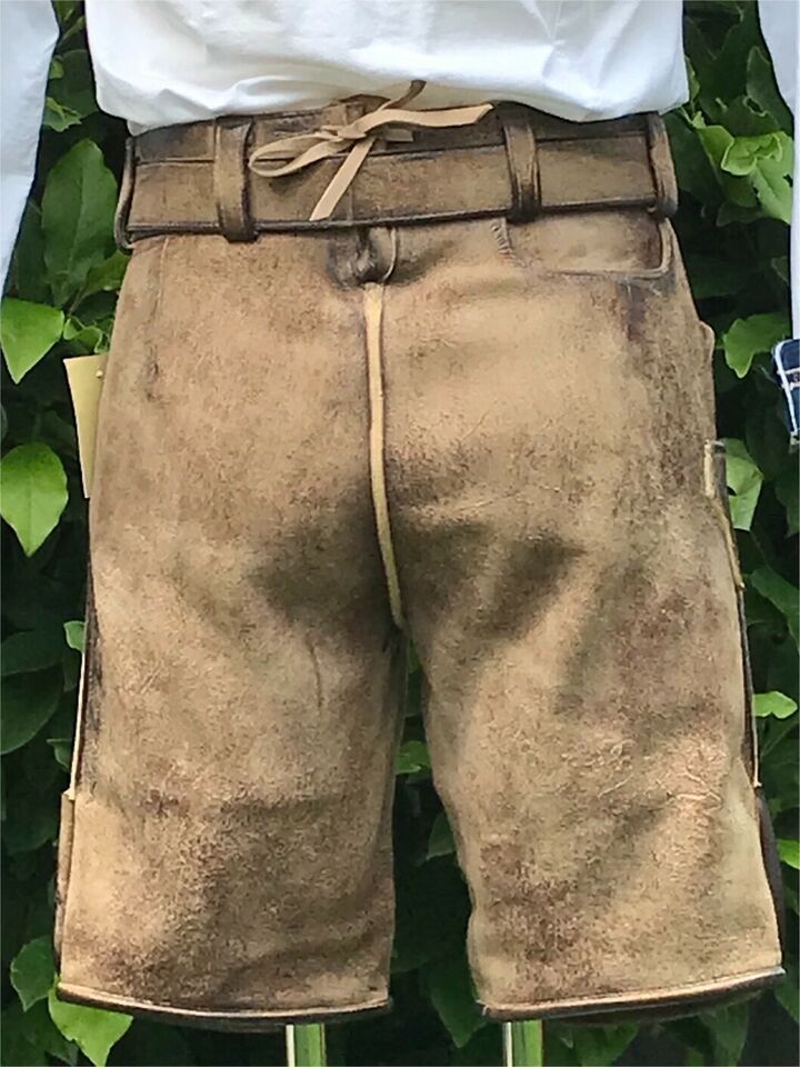 kurze Lederhose mit Gürtel Gr. 44 46 48 50 52 54 56 58 in Lappersdorf