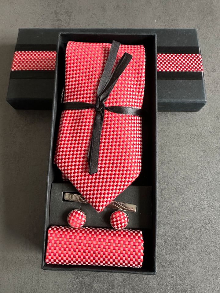 Krawatte Set, NEU in Dötlingen