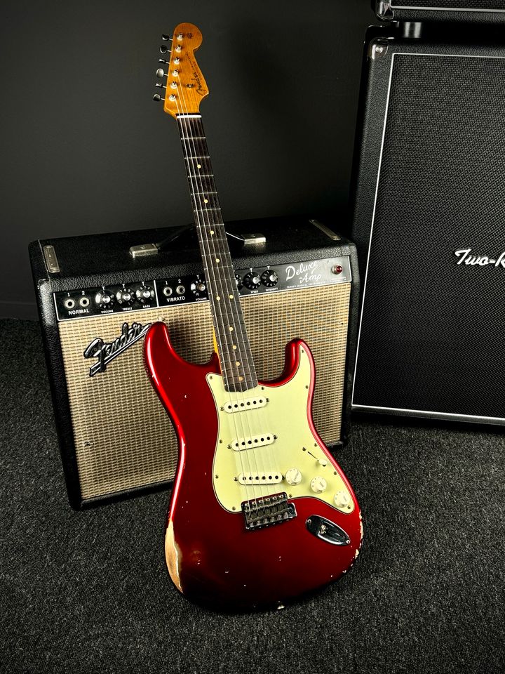 2022 Fender 63 Strat Heavy Relic Candy Apple Red in Kiefersfelden