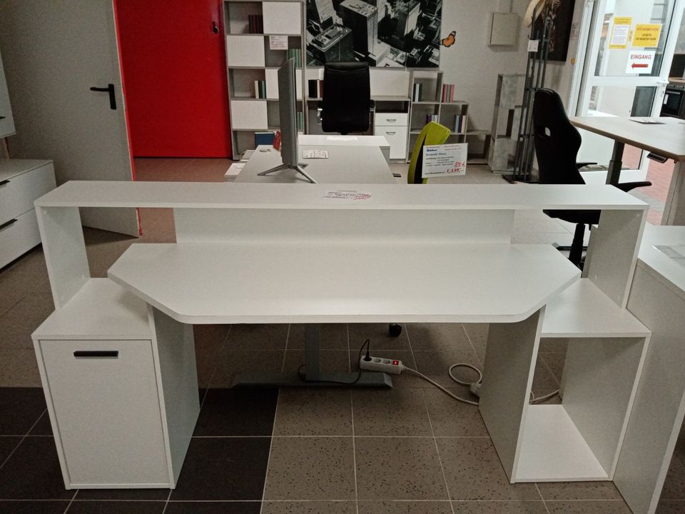 Schreibtisch - Farbe weiß - Breite 180 cm in Löhne