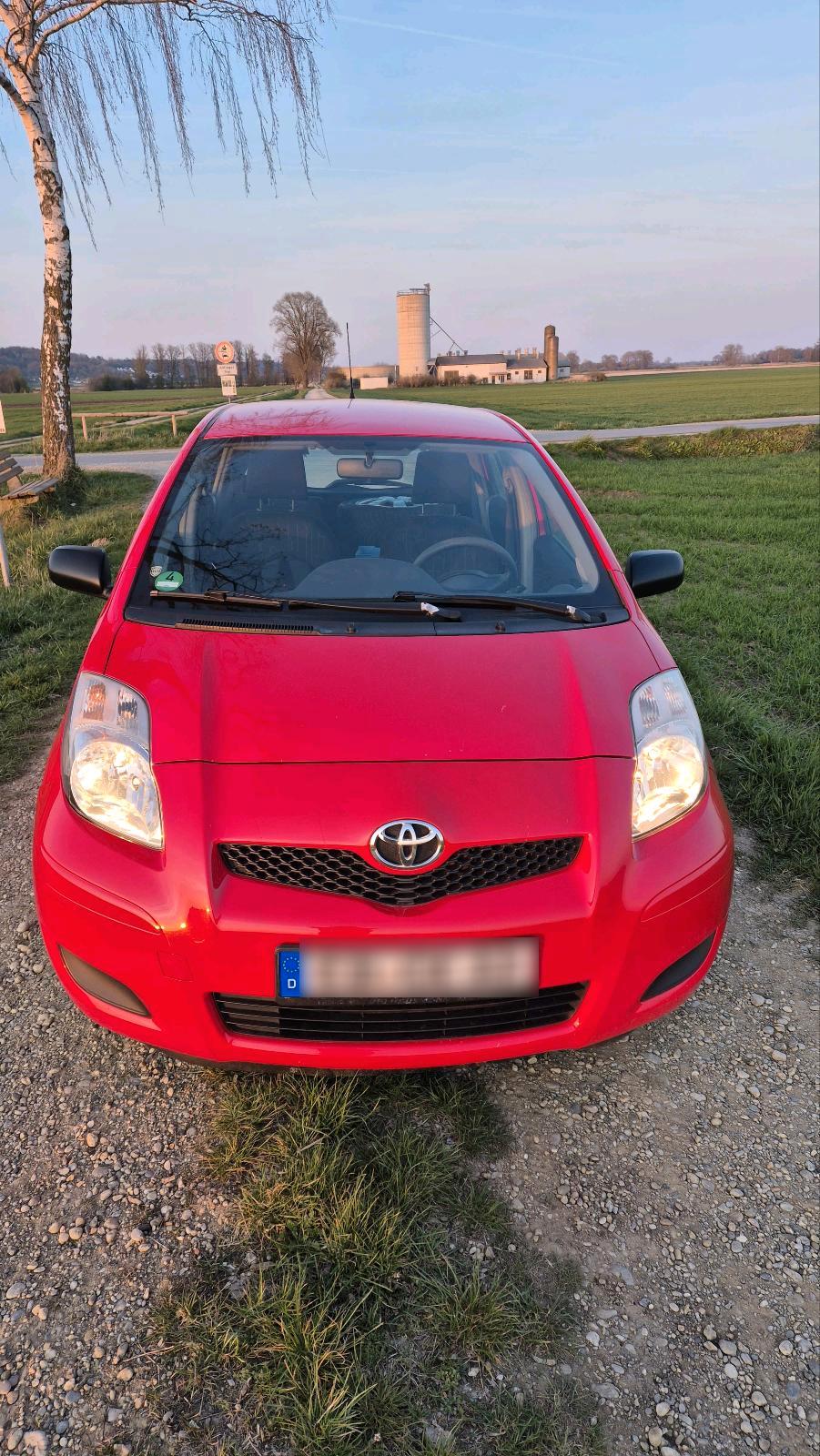 Abbildung des Autos Toyota Yaris 1.0