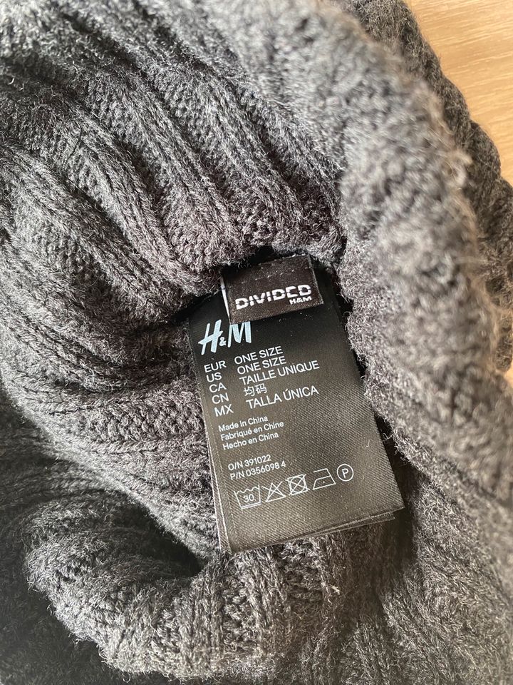 Schwarz grau Mütze Damen, Winter, H&M, Bommel, Wintermütze, Haube in München