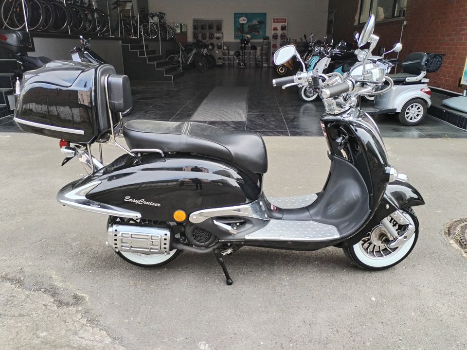 Motorroller EasyCruiser 125ccm Schwarz Gebraucht guter Zustand in Berlin