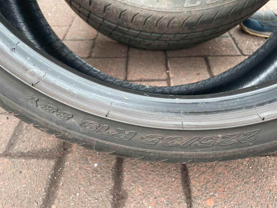 2stück  225/35R19 88Y PIRELLI P-ZERO SOMMER in Stockstadt a. Main