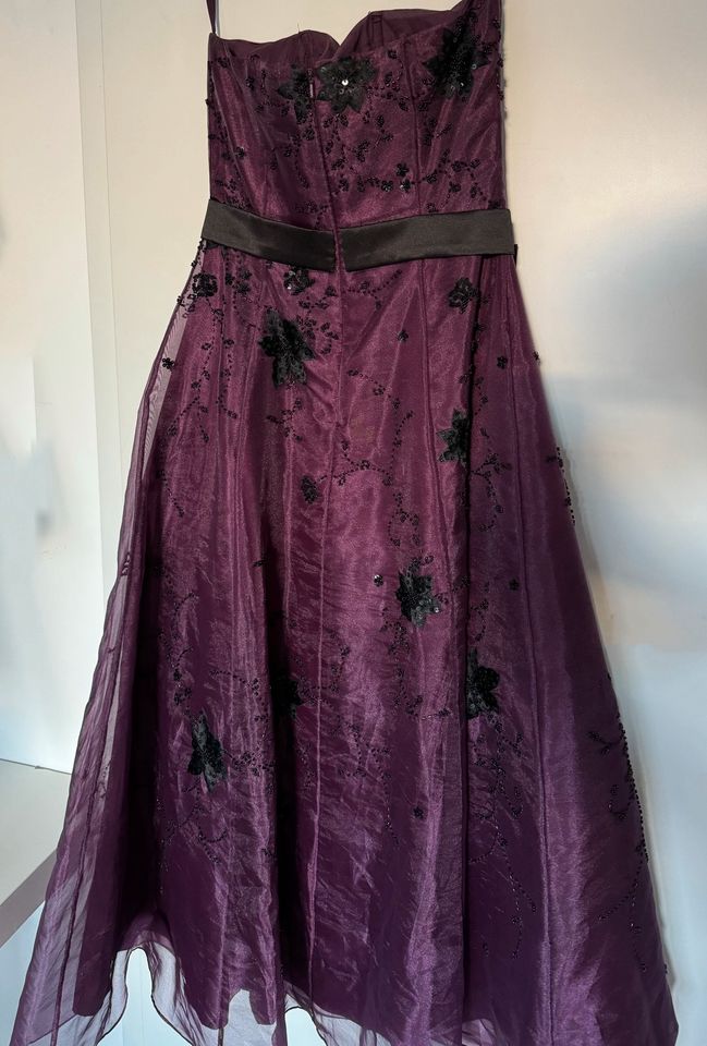 Abendkleid/ Abiballkleid Aubergine Gr. 34 in München