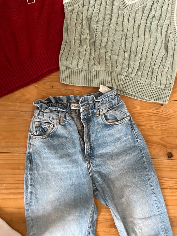 Bershka Jeans Pull & Bear Pullunder Gr. XS oder 32 in Detmold