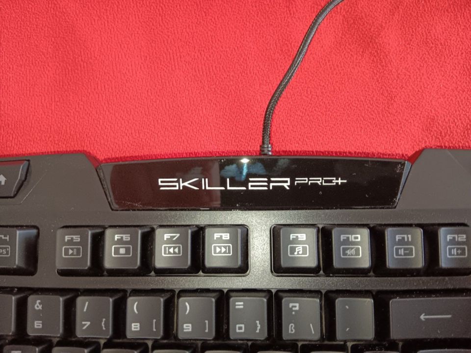 Gaming Keyboard - Sharkoon Skiller Pro+ in Eningen