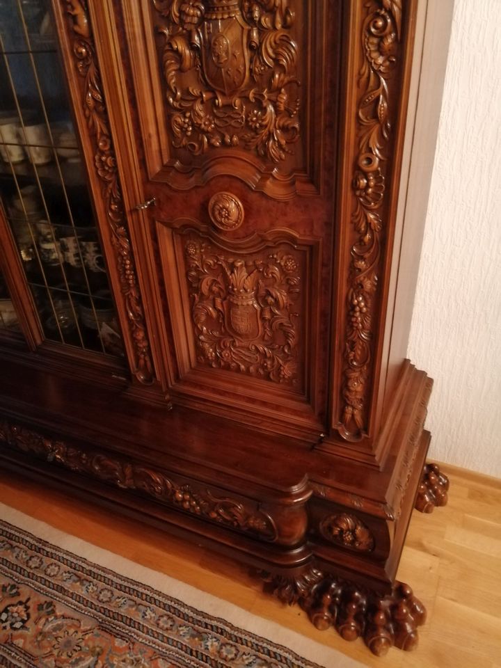 Exklusiver Wohnzimmerschrank mit Sideboard in Schiffweiler