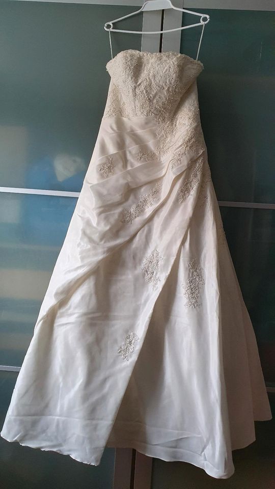 Brautkleid A-Linie Gr.40 wie neu in Dresden