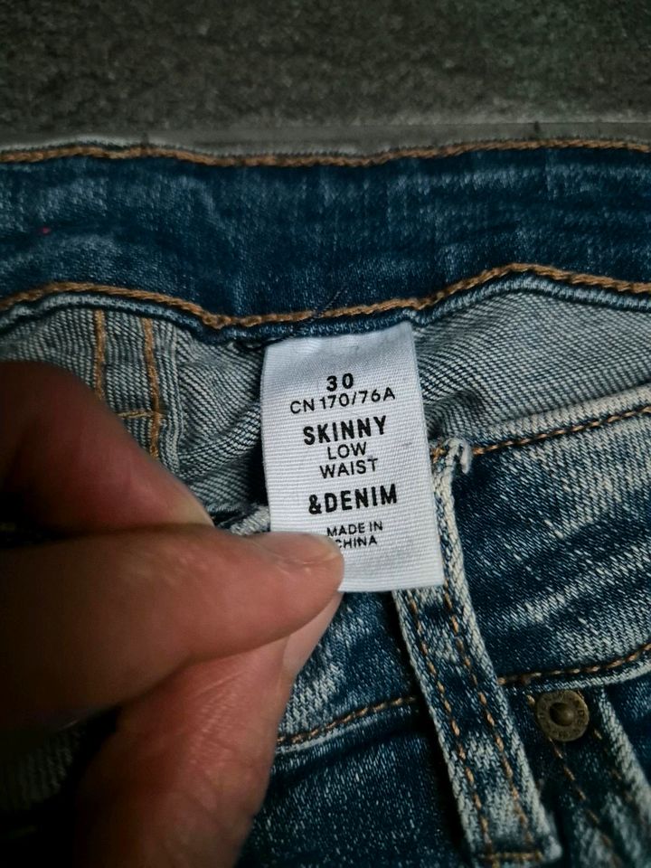&denim h&m Jeans skinny basic 30/32 in Mandelbachtal