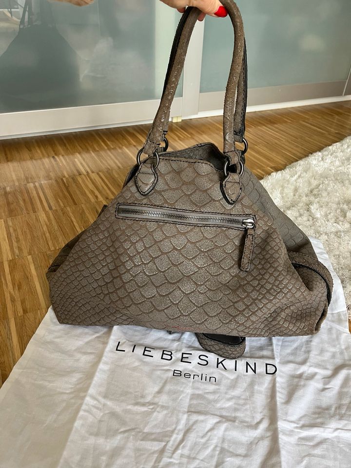 LIEBESKIND Handtasche Tasche Kroko Shopper Leder grau silber in München