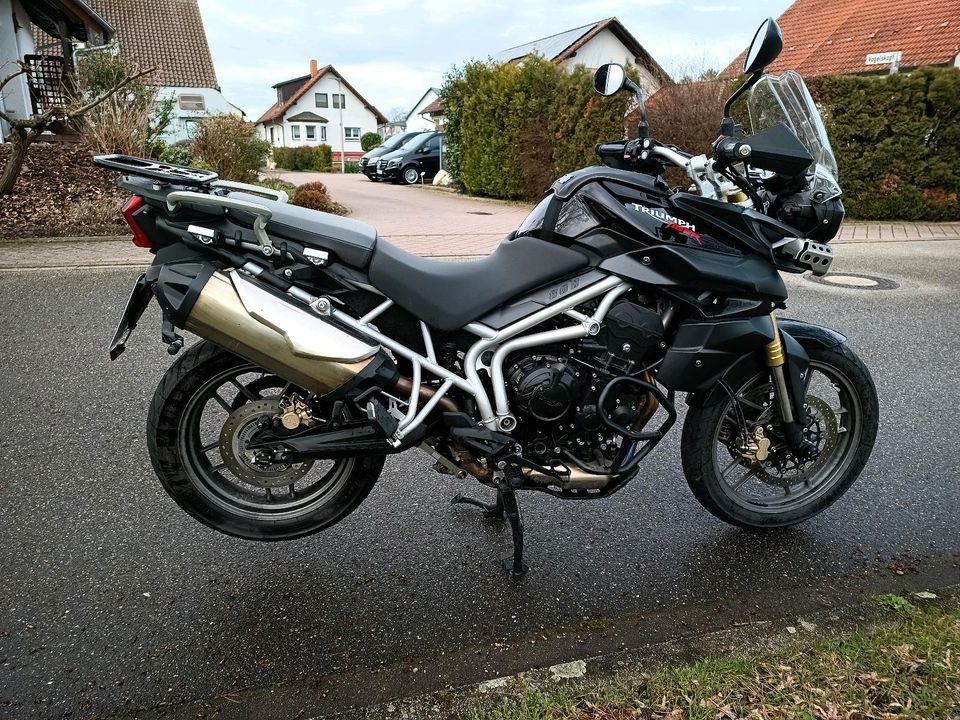 Triumph Tiger 800 Vollausstattung in Offenburg