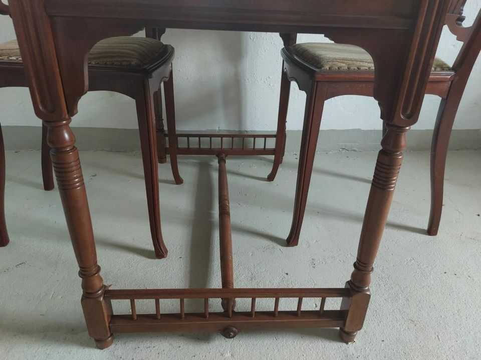 Gründerzeit Damentisch mit drei Stühlen Antik in Jübar